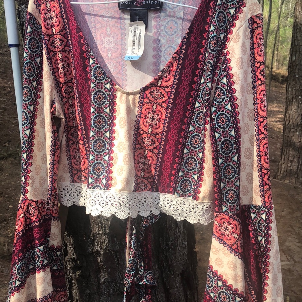 Ladies too cute crop top shows the bellie